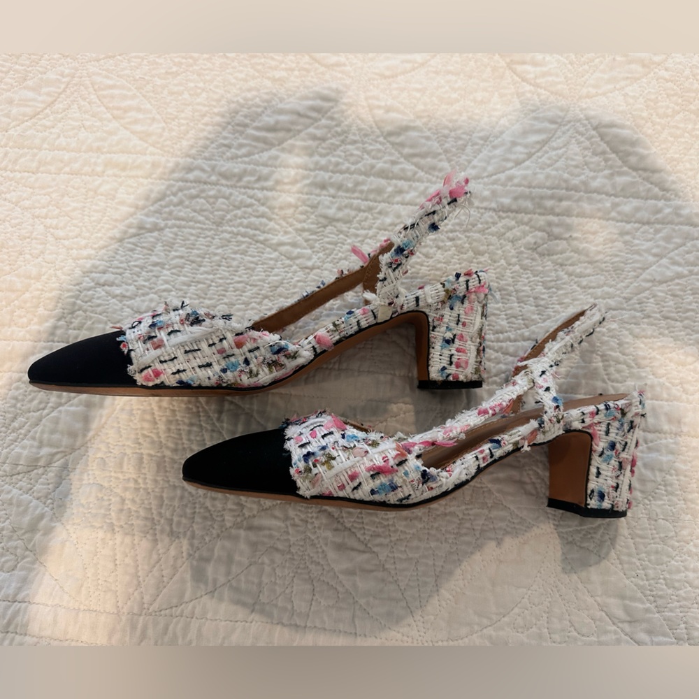Cap-Toe Heels 9.5 - Picture 2 of 4